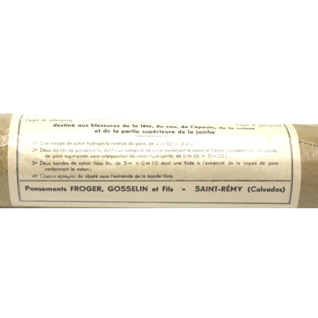 Pansements aseptiques du service de santé des armées encore sous plastique