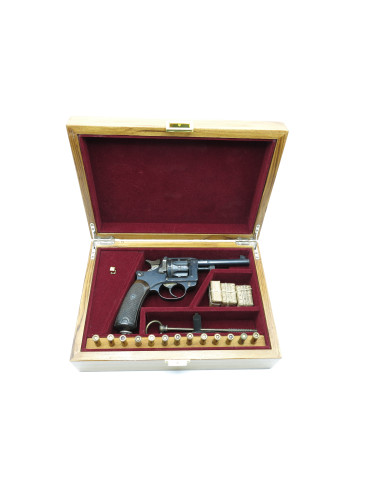 Coffret de presentation revolver 1892 ref 8