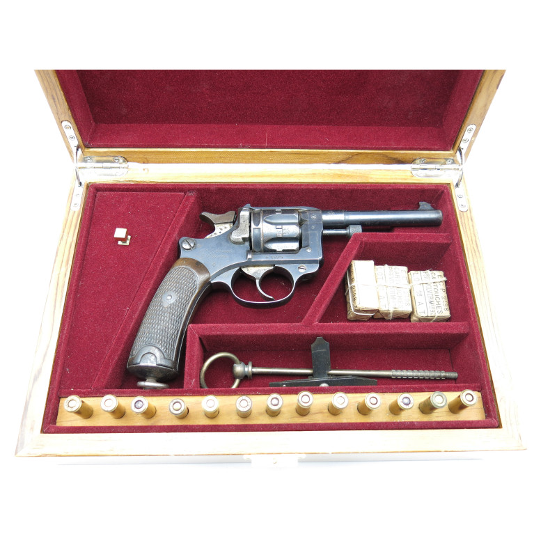 Coffret de présentation revolver 1892 Réf 8
