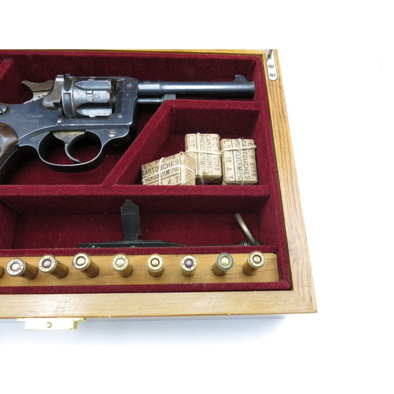 Coffret de présentation revolver 1892 Réf 8
