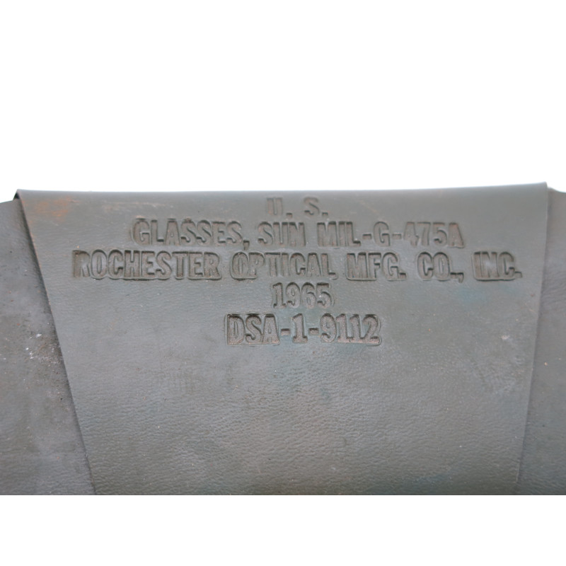 Etui a lunette US Vietnam 1965 ref Et 77 box 212