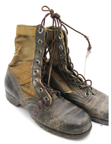 Jungle boots originales Taille 5W Genesco et semelle Vibram