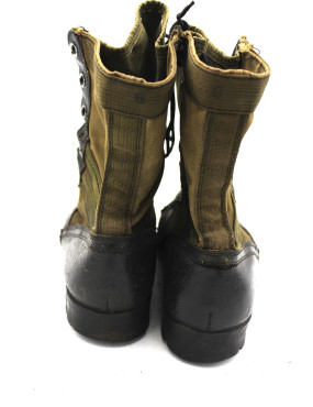 Jungle boots originales taille 6R BATA semelle vibram