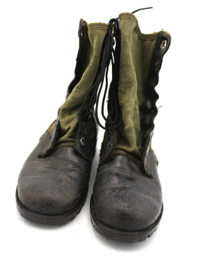 Jungle boots originales taille 6R BATA semelle vibram