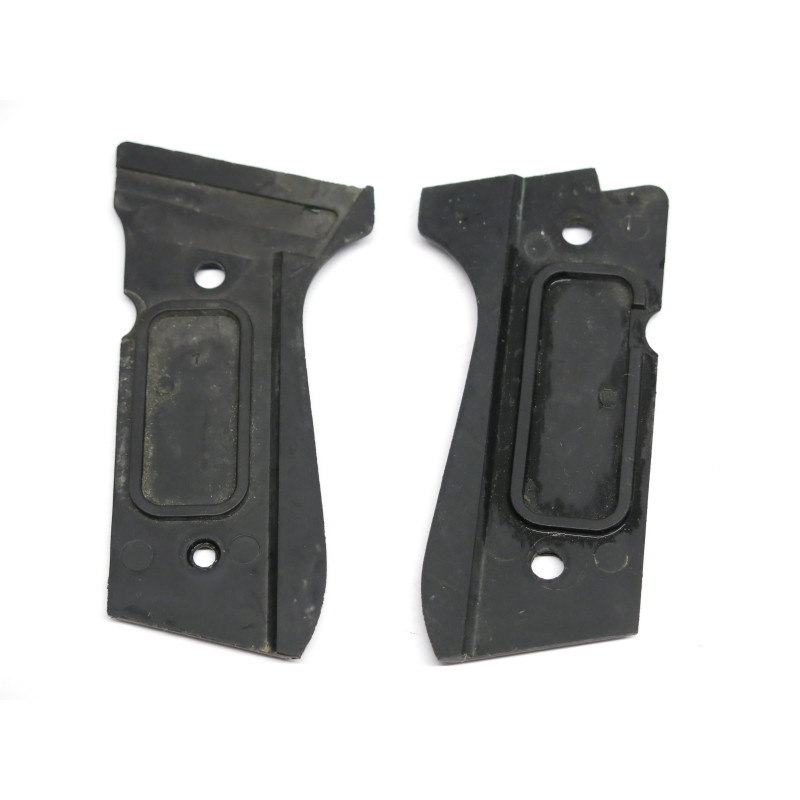 Plaquettes bois  de crosse pistolet Beretta 92 ref cr98  box 217 