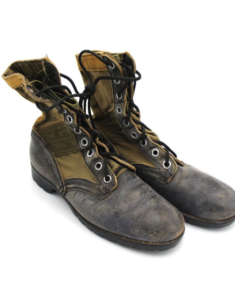 Jungle boots originales taille 7R CIC semelle vibram datée 1967