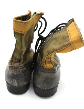 Jungle boots originales taille 7R CIC semelle vibram datée 1967