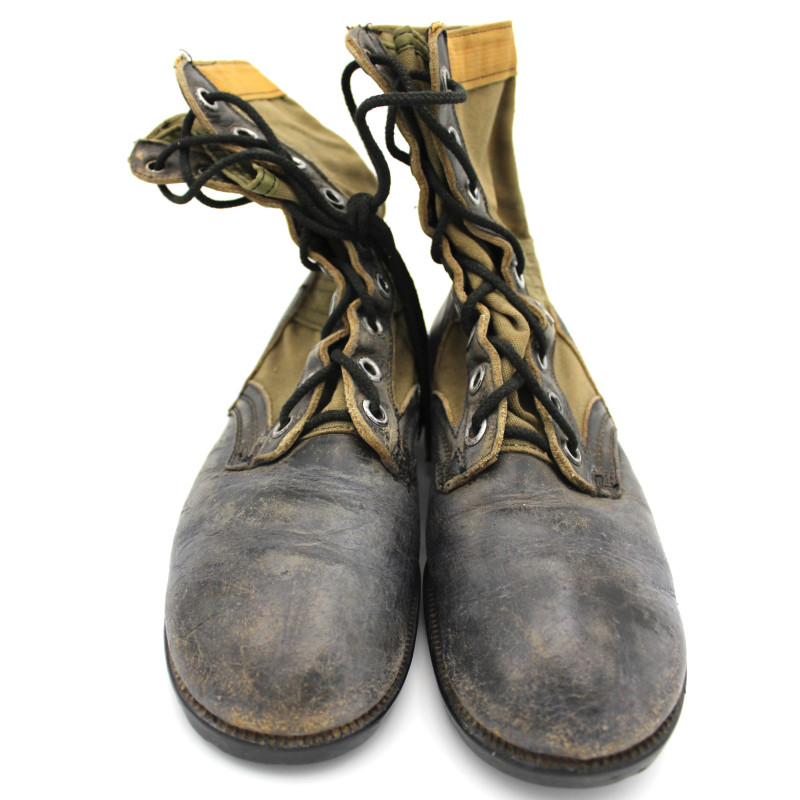 Jungle boots originales taille 7R CIC semelle vibram datée 1967