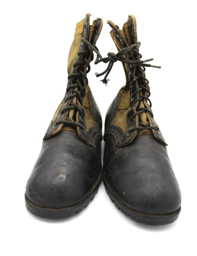 Jungle boots originales taille 7W WELLCO semelle vibram datée 1966