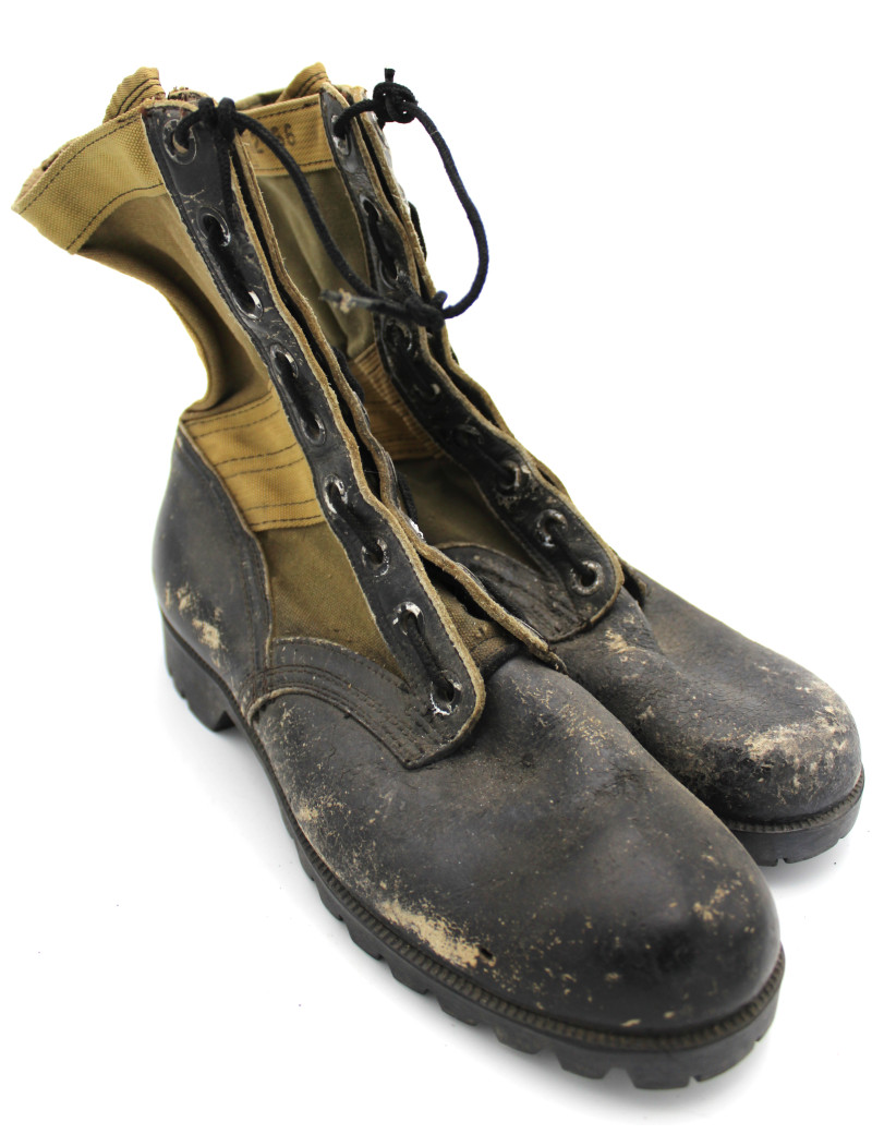 Jungle boots originales taille 7W International Shoe Cie datée 1966