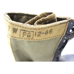 Jungle boots originales taille 7W International Shoe Cie datée 1966