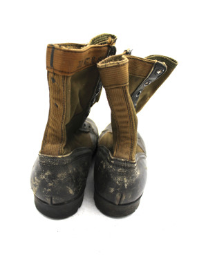 Jungle boots originales taille 10N C.I.C. semelle VIBRAM de 66