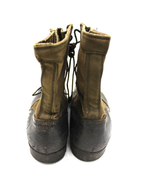 Jungle boots originales taille 10R BATA semelle VIBRAM