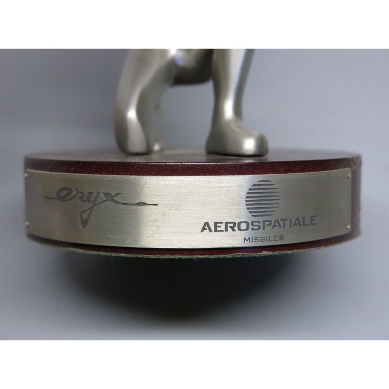 Figurine en etain  avec plaque missile ERYX Aerospatiale