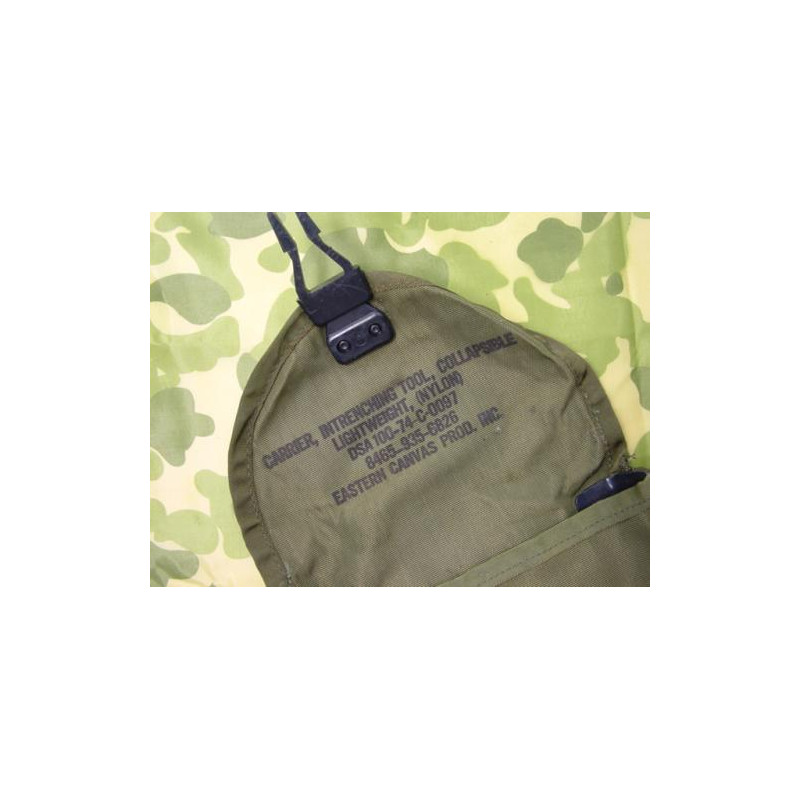 Housse nylon de pelle 1974 etat neuf Housse nylon de pelle 1974 etat neuf