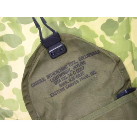 Housse nylon de pelle US trifold datée 1974