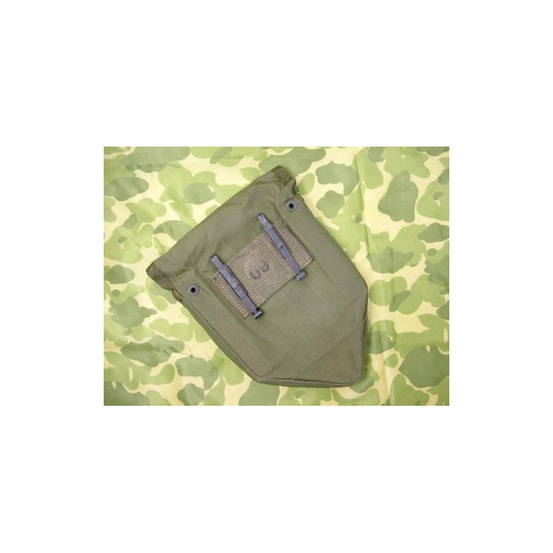 Housse nylon de pelle 1974 etat neuf Housse nylon de pelle 1974 etat neuf