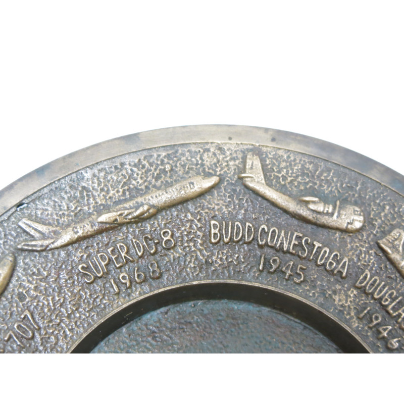 Cendrier en bronze US anniversaire of airfreight 1945 -1968  ref 44