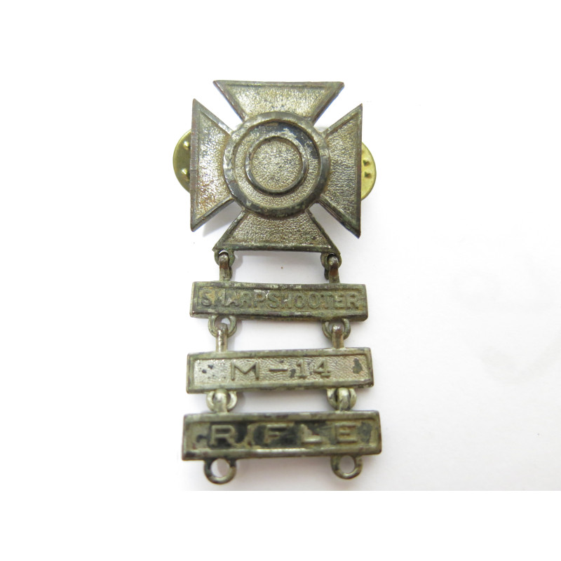 Badge qualification Sharpshooter argent US Army  ref 190  bo 4