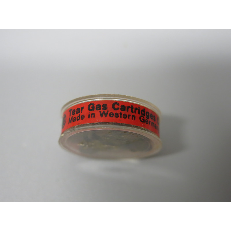 Petite boite de calibre 22 gaz lacrymogene  