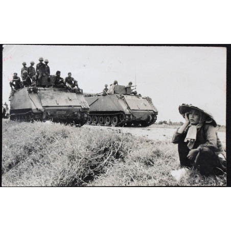 Photo de blindés dans les rizière du Vietnam originale