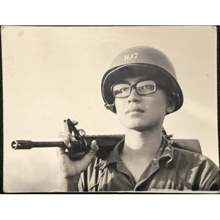 Photo Originale d'un soldat ARVN avec son M16 à l'épaule
