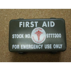 Boite metal First Aid