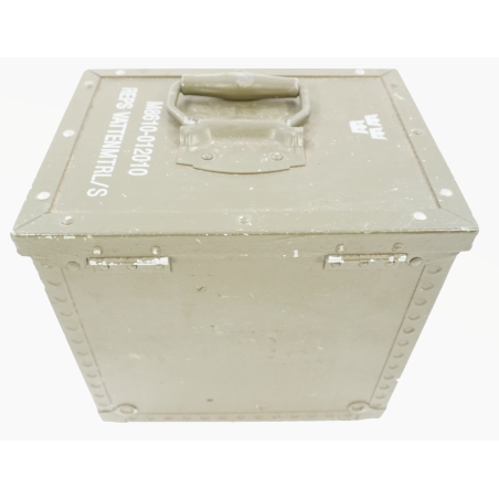 Caisse de transport de l'armée Suédoise pour le traitement des eaux