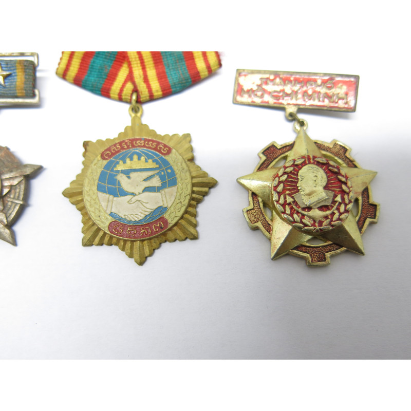 Lot de 3 médailles guerre du Vietnam Nord ref 30