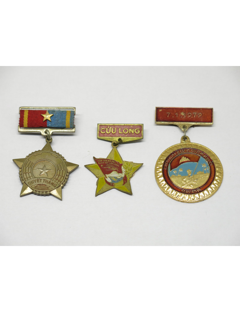 Lot de 3 medailles guerre du Vietnam Nord ref 20