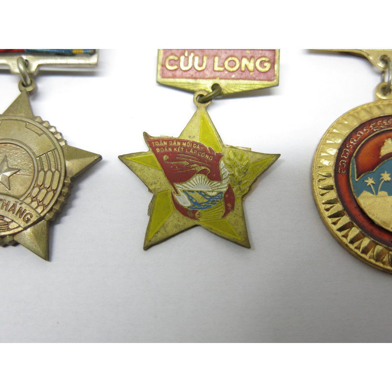 Lot de 3 médailles guerre du Vietnam Nord ref 20