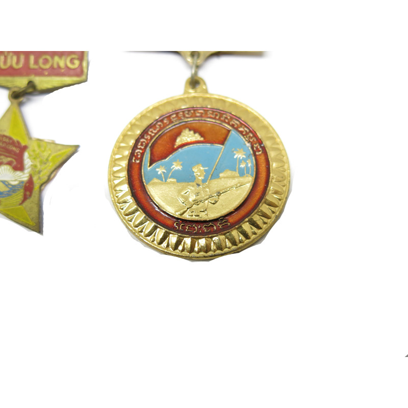 Lot de 3 médailles guerre du Vietnam Nord ref 20