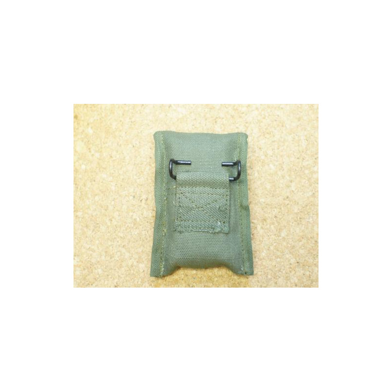 Porte pansement Modèle 1944 .