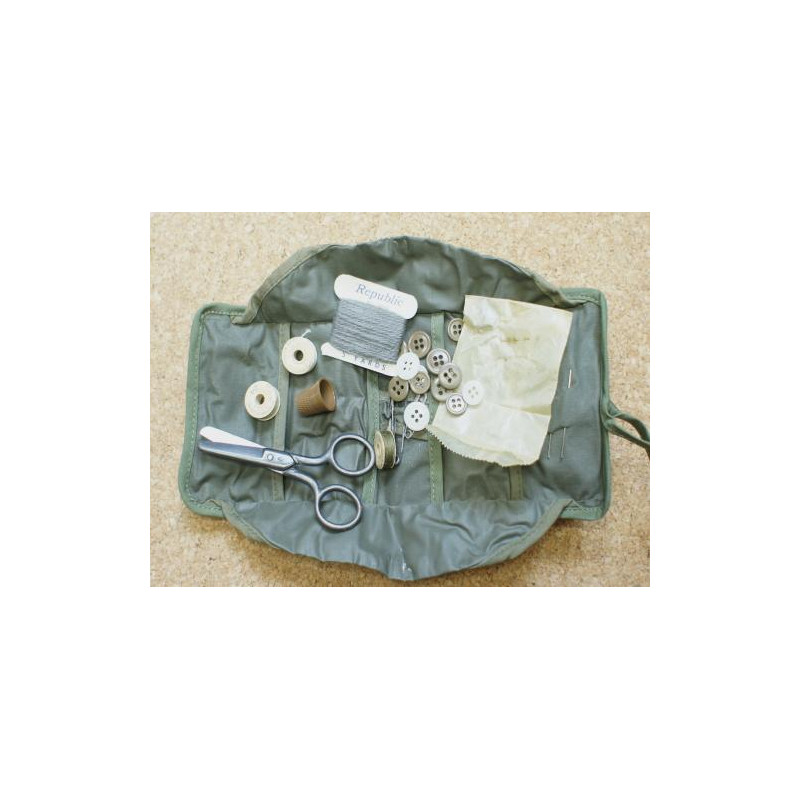 Trousse a couture US tissu plastifié Trousse a couture US tissu plastifié
