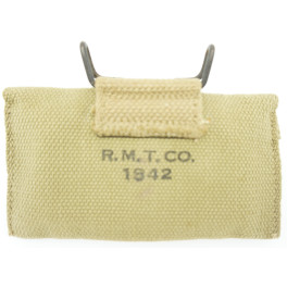 Porte pansement toile original avec pansement US WW2 - R.M.T. CO. 1942 Porte pansement toile original avec pansement US WW2 - R.M.T. CO. 1942