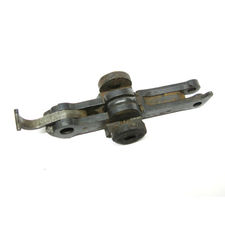 Genouillere avec fourchette et tracteur DWM  Luger P08  ref 336