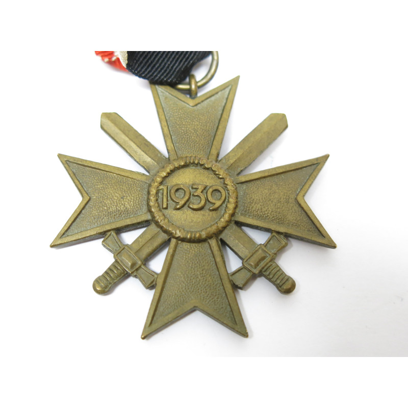 Croix du merite avec glaives