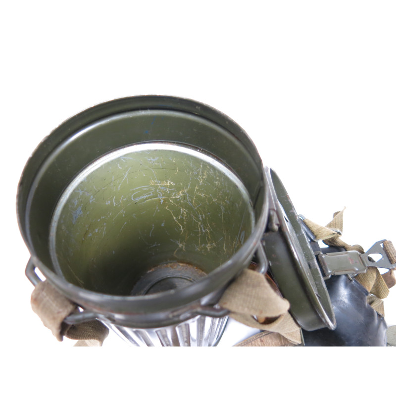 Masque a gaz dans sa boite carton