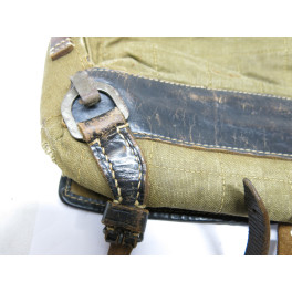 Sac a dos poil de vache Allemand daté 1943  ref  888
