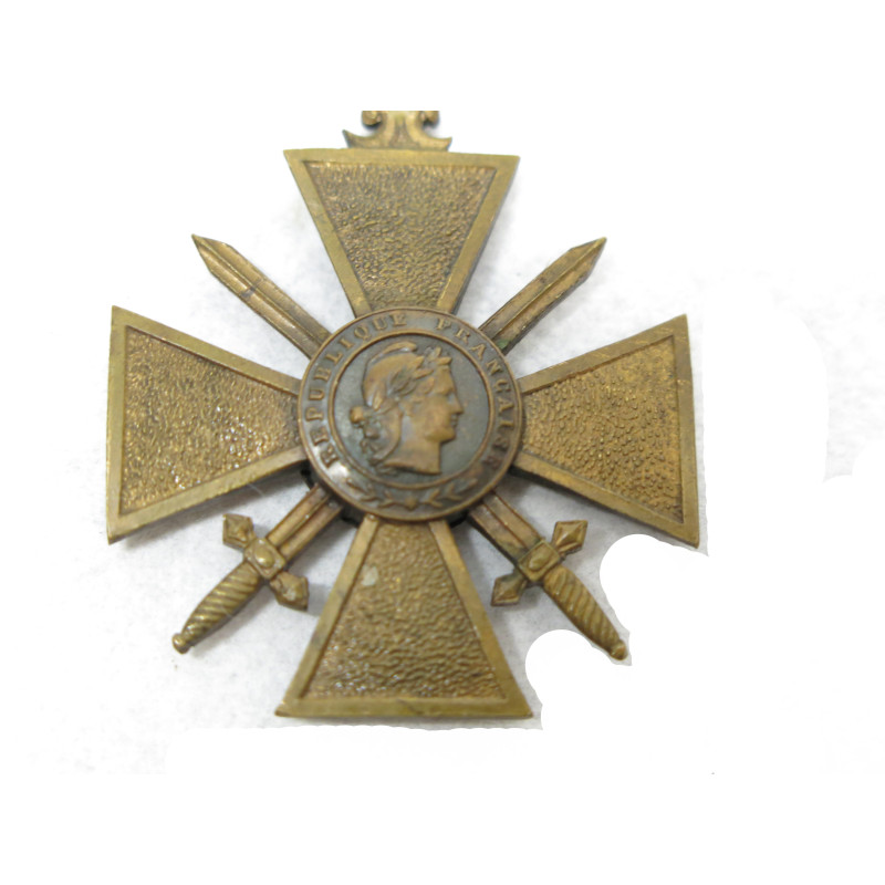 Croix de guerre 1914/1918   2 etoile  Ref  66 