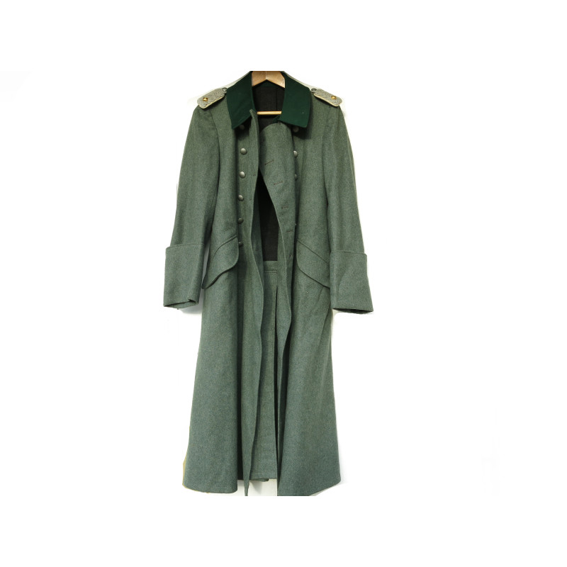 Capote originale soldat Allemand avec pattes d'epaules ref 666 