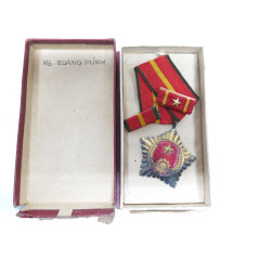 Médaille Chien Thang Nord Vietnam 1 étoile avec boite Réf 88 