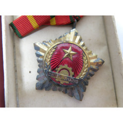 Médaille Chien Thang Nord Vietnam 1 étoile avec boite Réf 88 