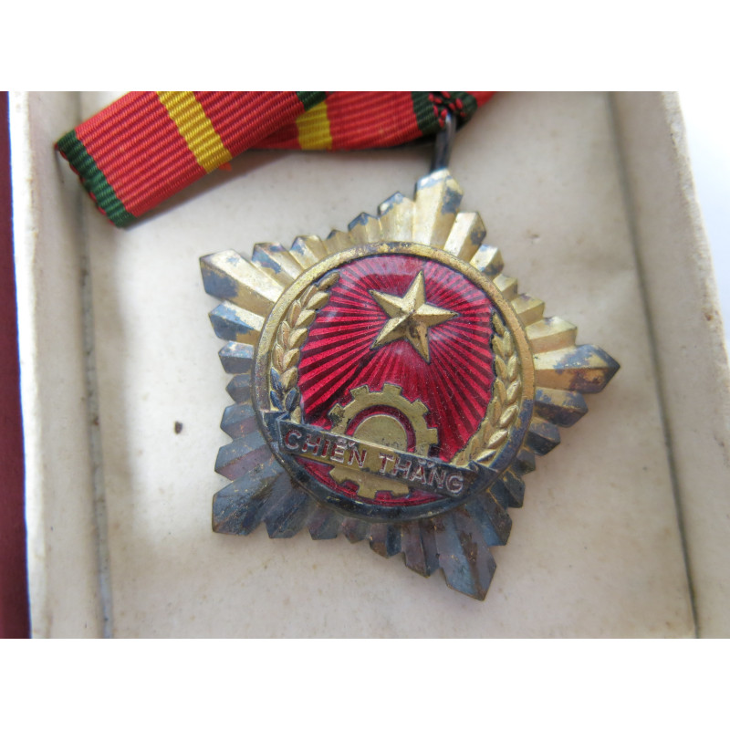 Médaille Chien Thang Nord Vietnam 1 étoile avec boite Réf 88 