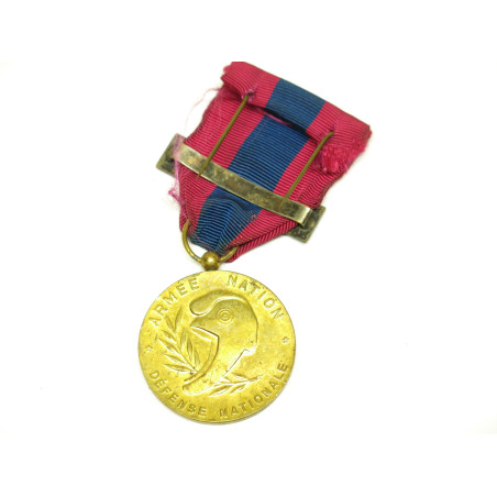 Médaille militaire défense nationale Barette troupes de marine ref 23 