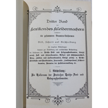 Les uniformes des fonctionnaires des postes et des chemins de fer et de la Police prussienne etc. vers 1900