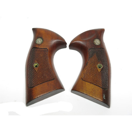 Paire de plaquettes bois Smith et Wesson modele K ref 56