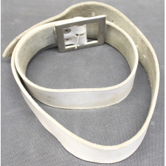 Ensemble ceinture et deux bretelles (baudrier) en cuir blanc militaire