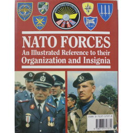 Livre NATO Forces: An Illustrated Reference to Their Organization and Insignia