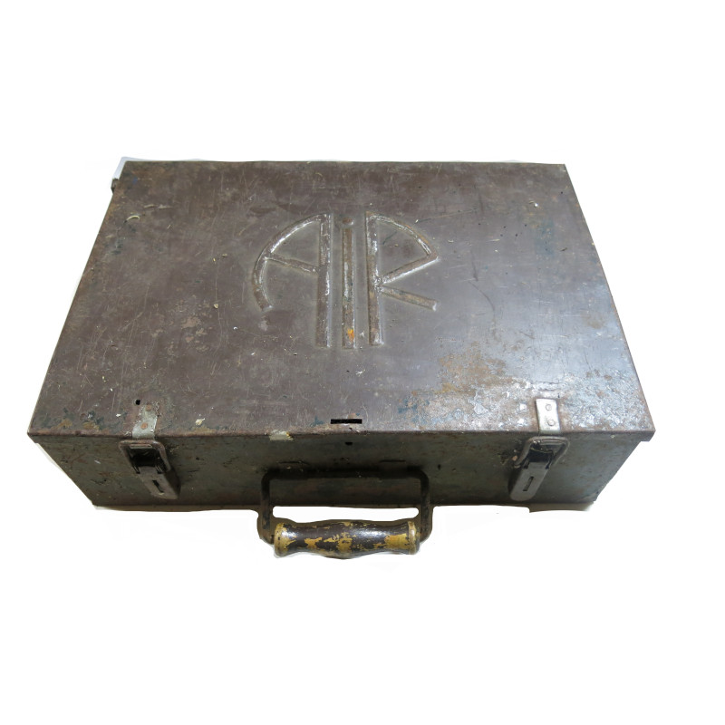 Caisse métal non identifiée  ref 741